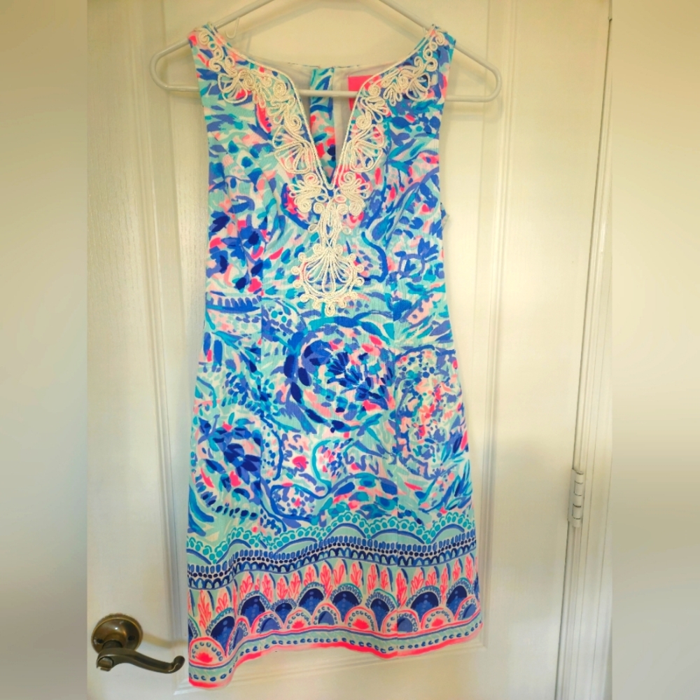 Lilly Pulitzer Authentic Colorful Sleeveless Dress with Lace Detail. EUC